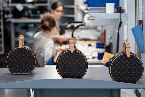 fabbriche che lavorano per louis vuitton|Louis Vuitton Careers .